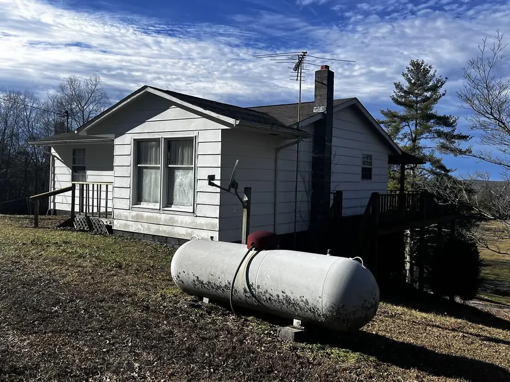 3567 Mount Helen Road Allardt TN 38504