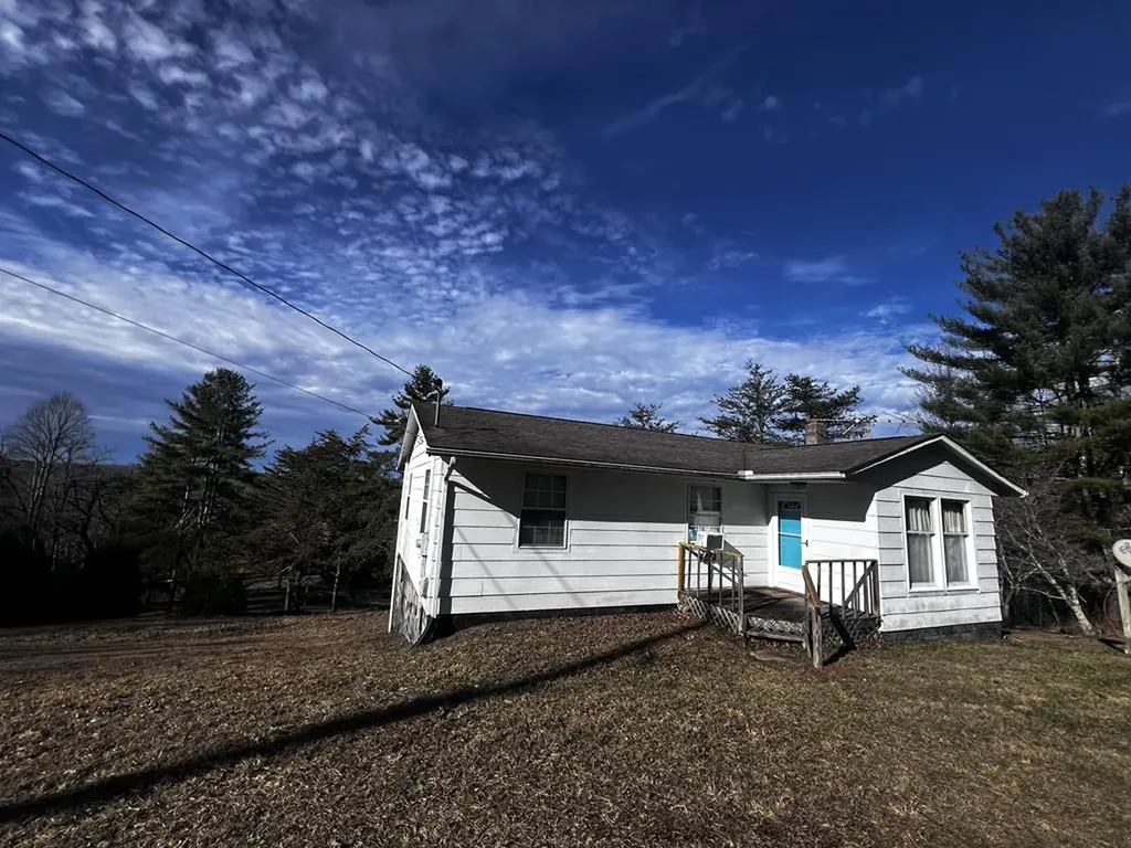 3567 Mount Helen Road Allardt TN 38504