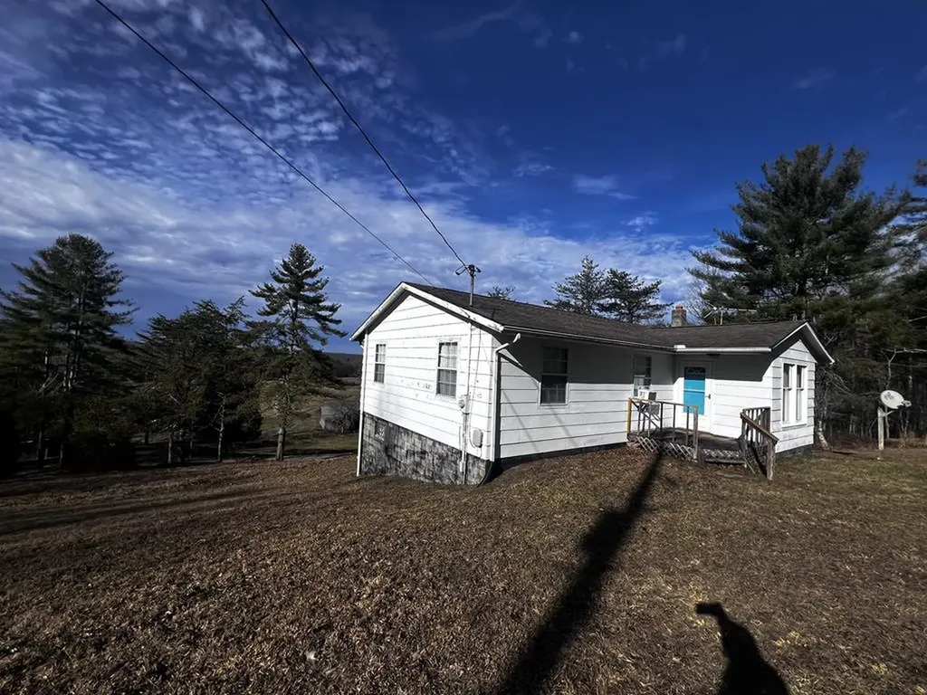 3567 Mount Helen Road Allardt TN 38504