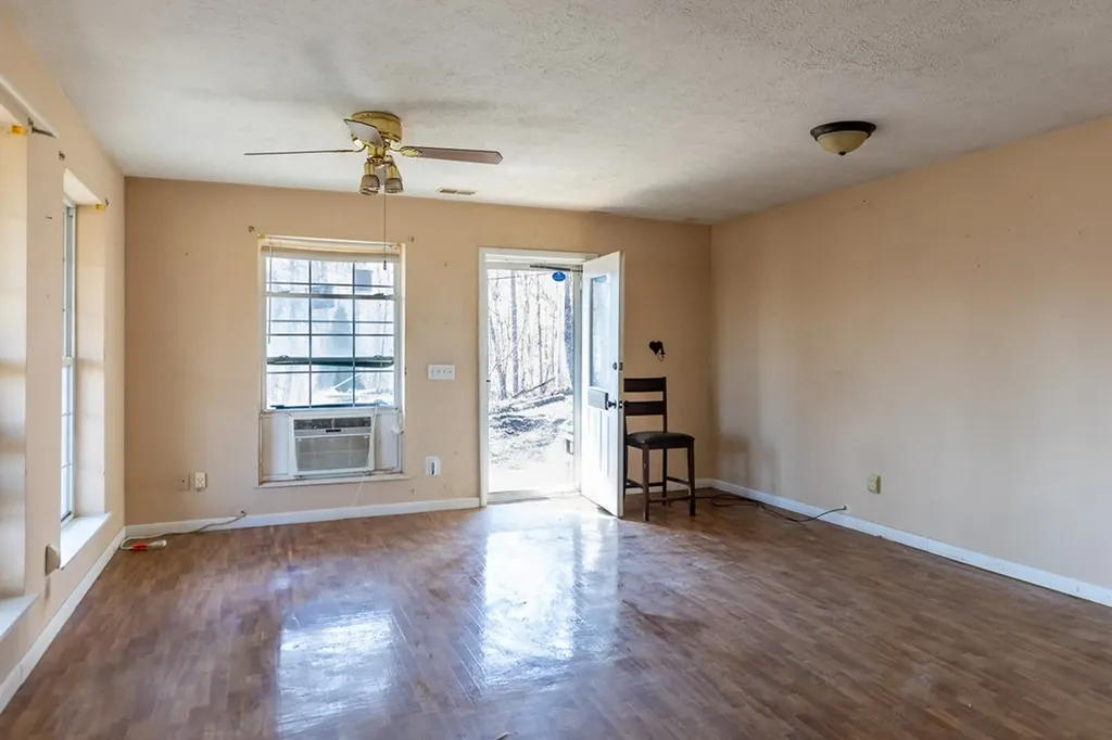 224 Golden Lane Celina TN 38551