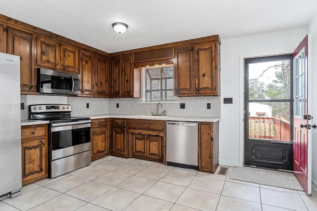 1413 Poss Road Smithville TN 37166