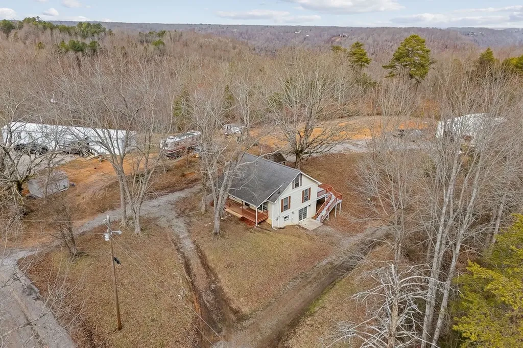 1413 Poss Road Smithville TN 37166