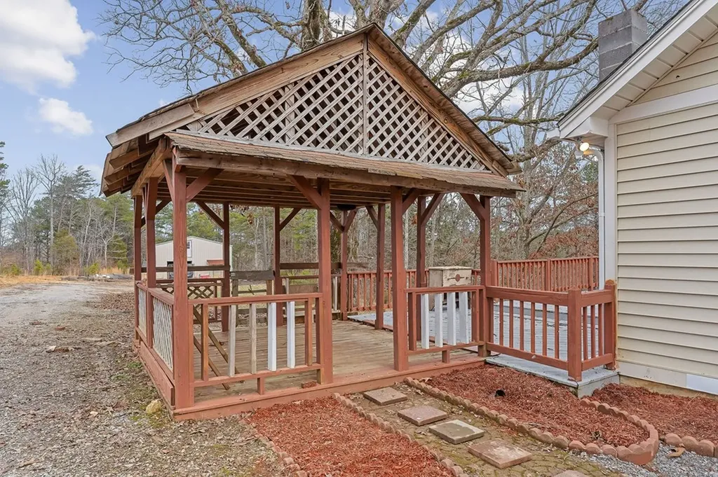 1413 Poss Road Smithville TN 37166