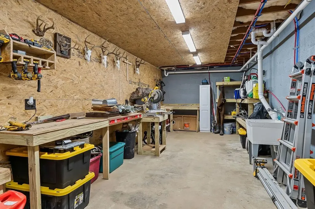 911 Anderson Road Liberty TN 37095