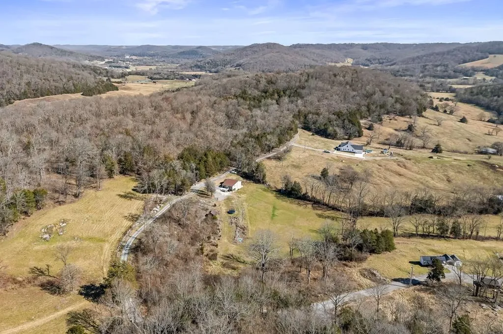 911 Anderson Road Liberty TN 37095