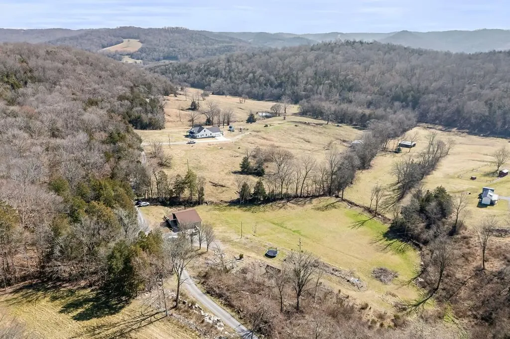 911 Anderson Road Liberty TN 37095