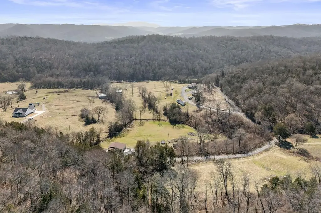 911 Anderson Road Liberty TN 37095