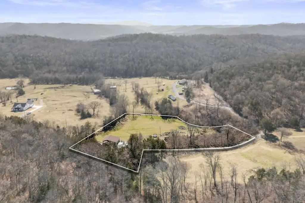 911 Anderson Road Liberty TN 37095