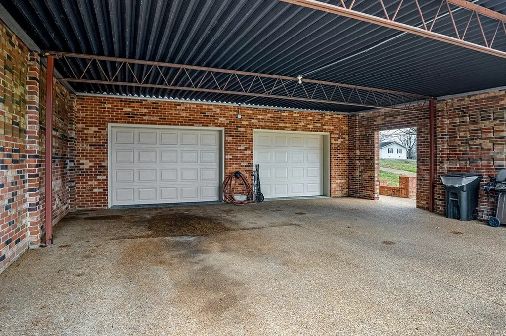 5475 Walnut Road Baxter TN 38544-3549