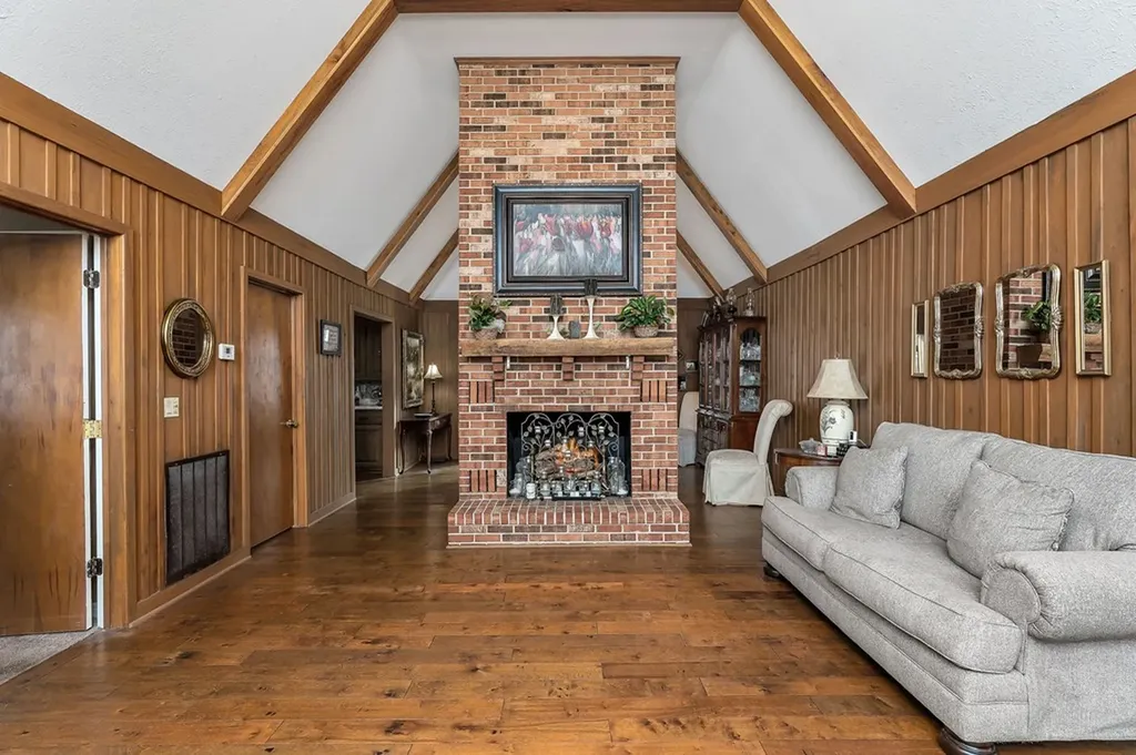 5475 Walnut Road Baxter TN 38544-3549