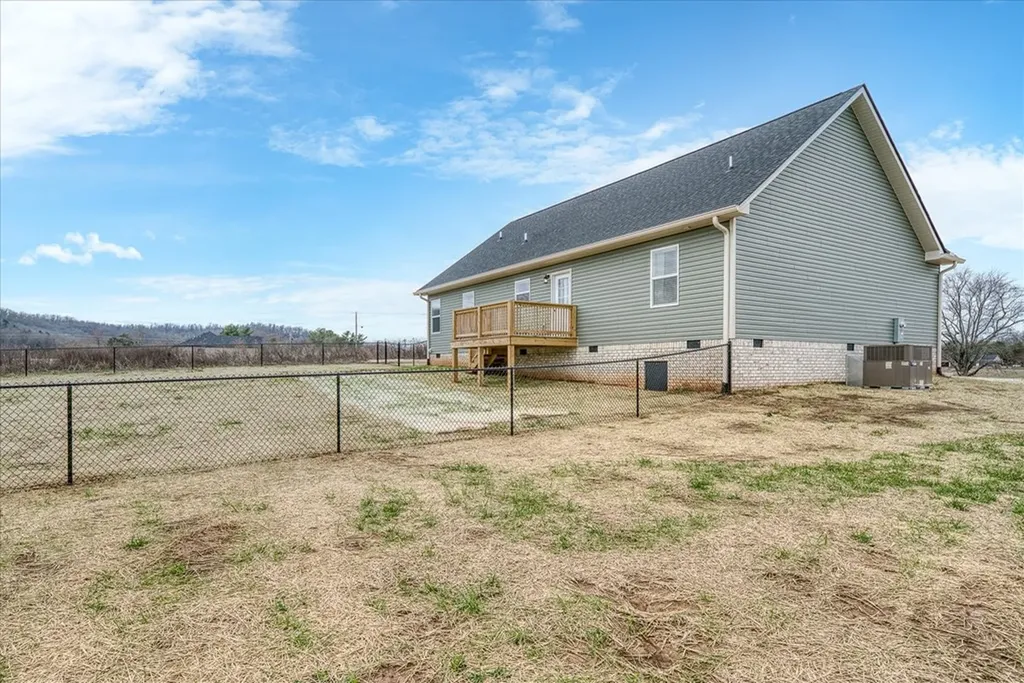 284 Harleys Ridge Sparta TN 38583