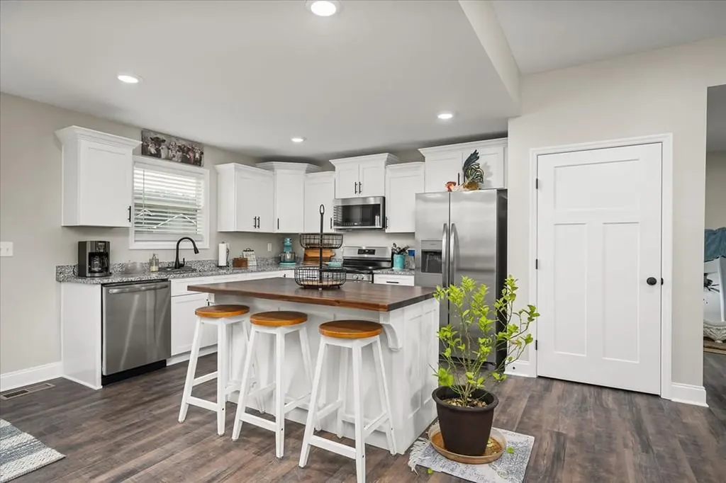 284 Harleys Ridge Sparta TN 38583