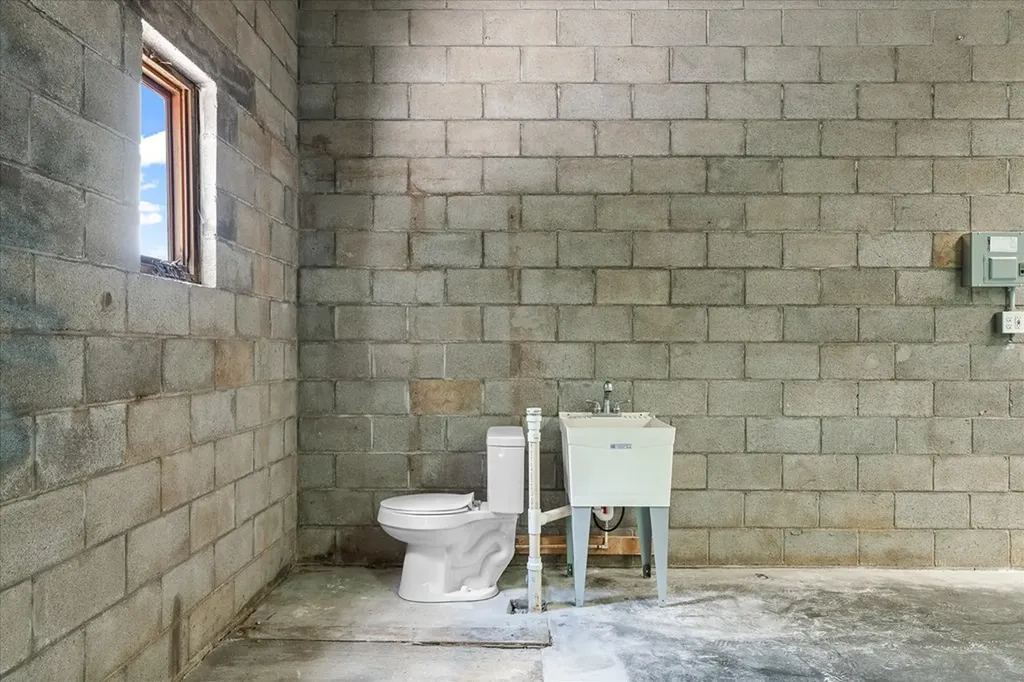 183 Thompson Lane Crossville TN 38555