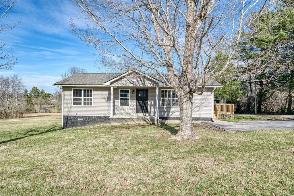 183 Thompson Lane Crossville TN 38555