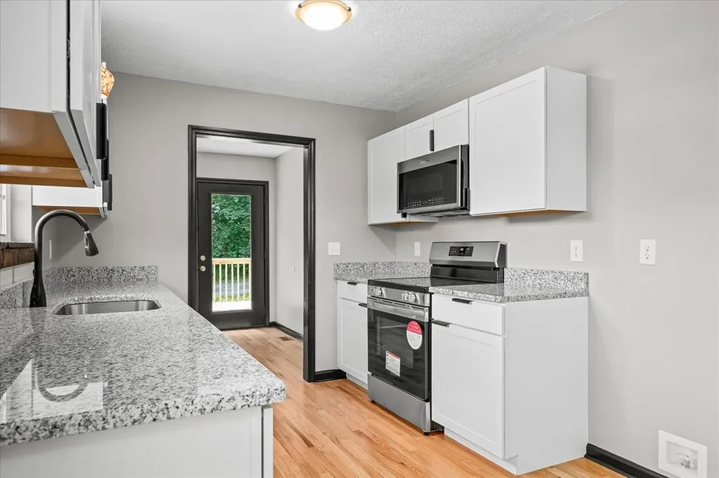 183 Thompson Lane Crossville TN 38555