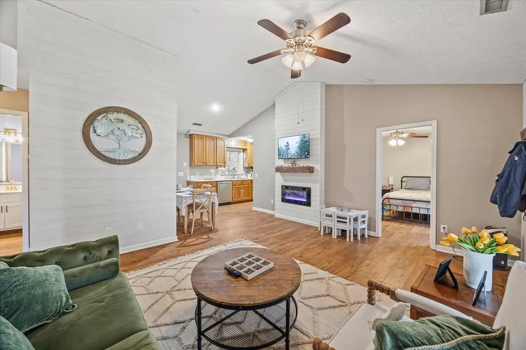 3520 Pointe Cove Circle Cookeville TN 38506