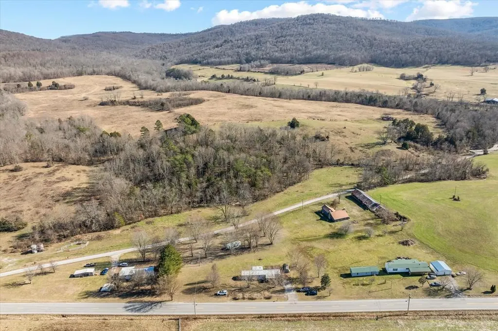 3570 Jamestown Highway Alpine TN 38543