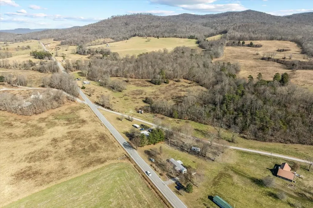 3570 Jamestown Highway Alpine TN 38543