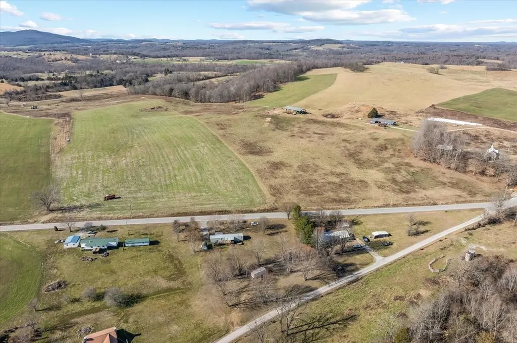 3570 Jamestown Highway Alpine TN 38543