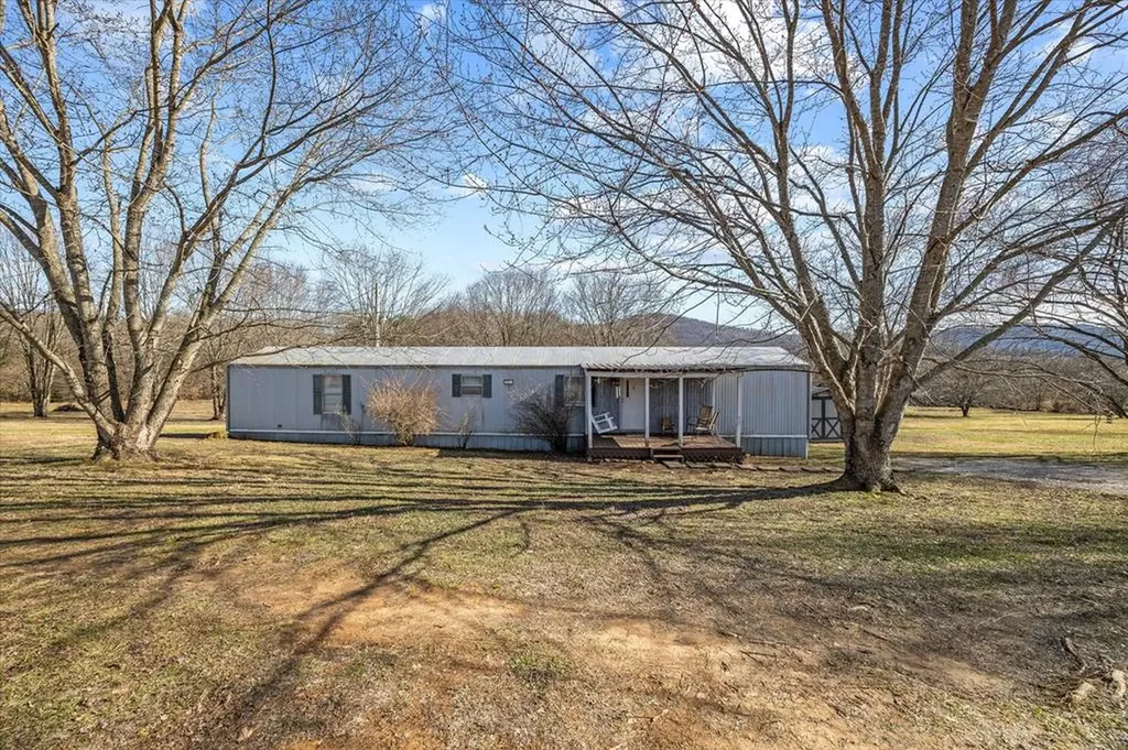3570 Jamestown Highway Alpine TN 38543