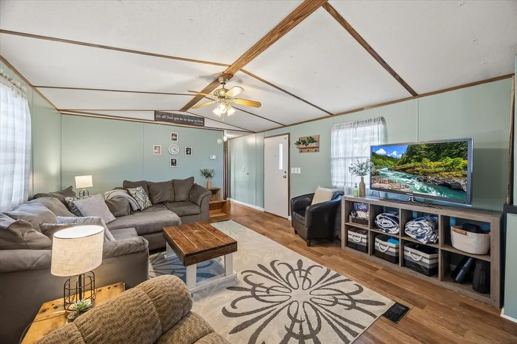 3570 Jamestown Highway Alpine TN 38543