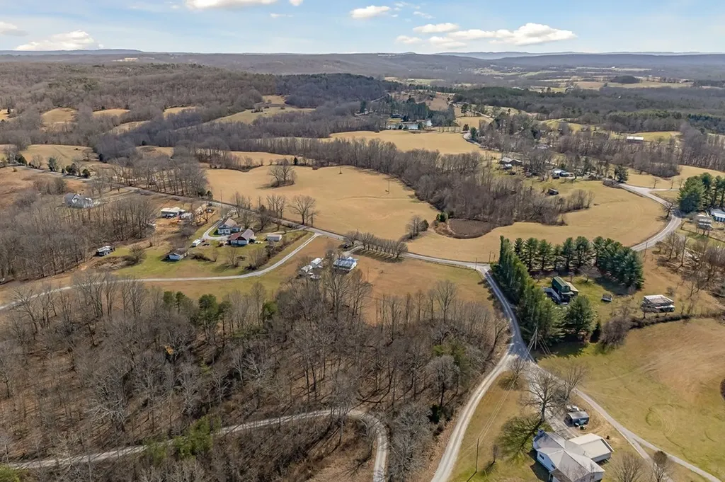 9443 Griffith Road Pikeville TN 37367