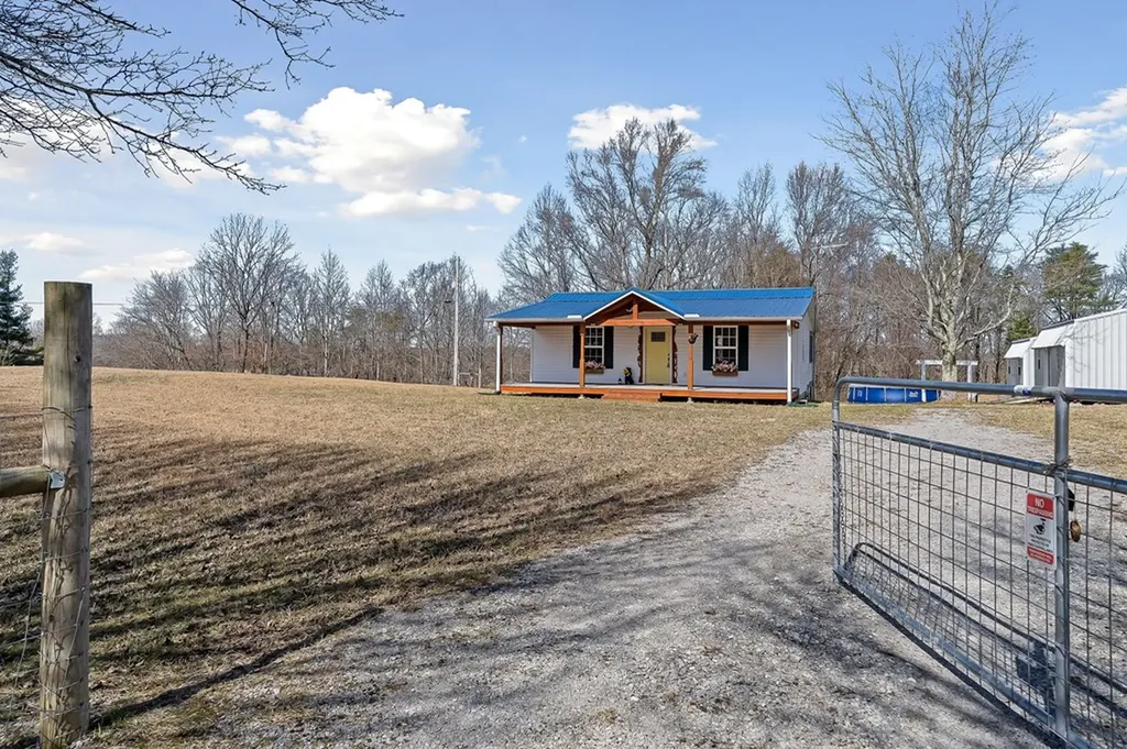 9443 Griffith Road Pikeville TN 37367