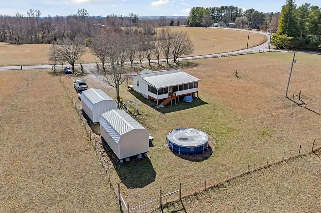 9443 Griffith Road Pikeville TN 37367