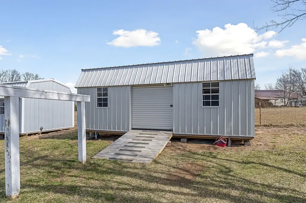 9443 Griffith Road Pikeville TN 37367