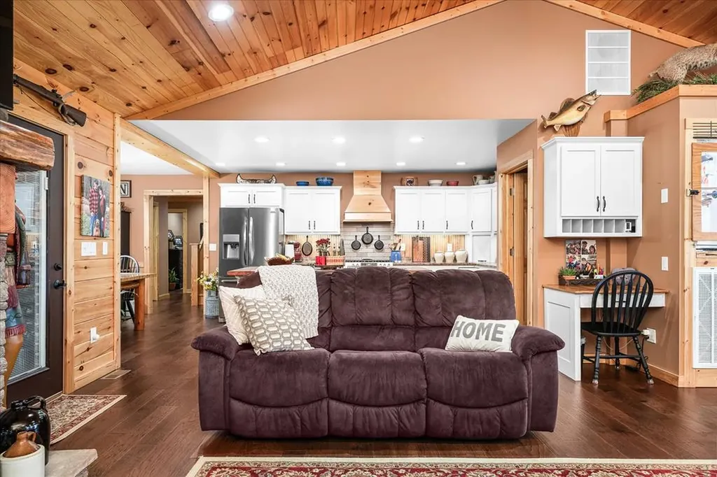 253 Hiawassee Lane Celina TN 38551