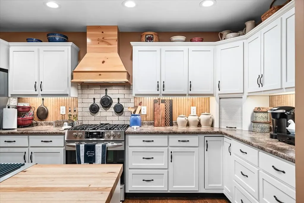 253 Hiawassee Lane Celina TN 38551