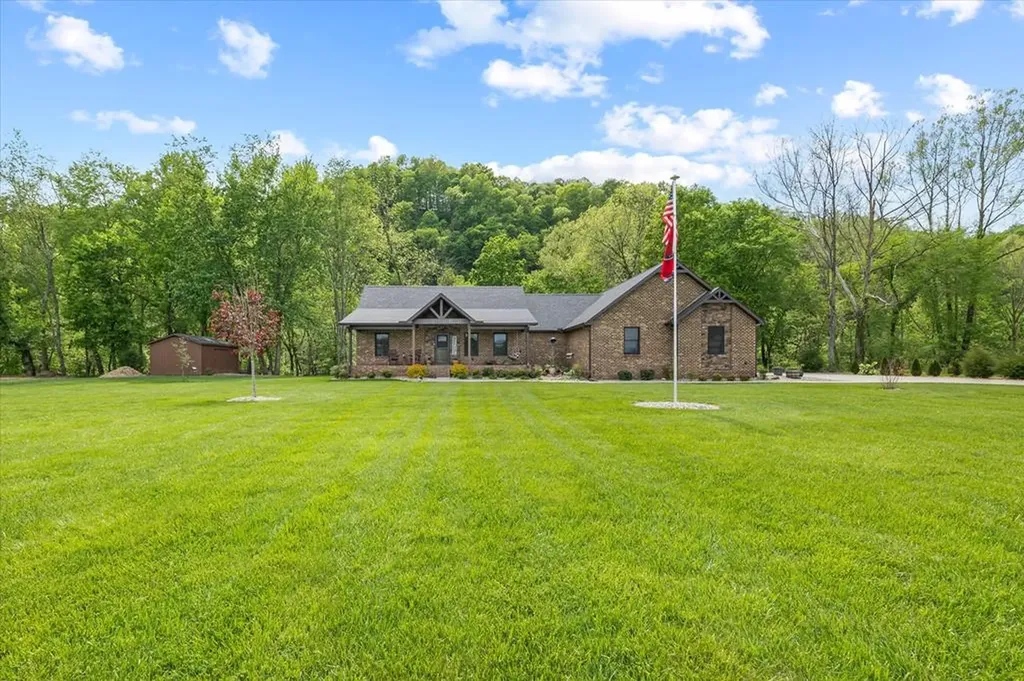 253 Hiawassee Lane Celina TN 38551