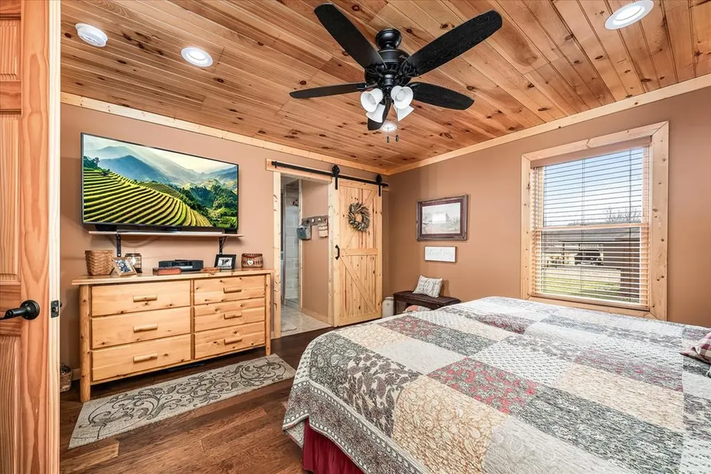 253 Hiawassee Lane Celina TN 38551