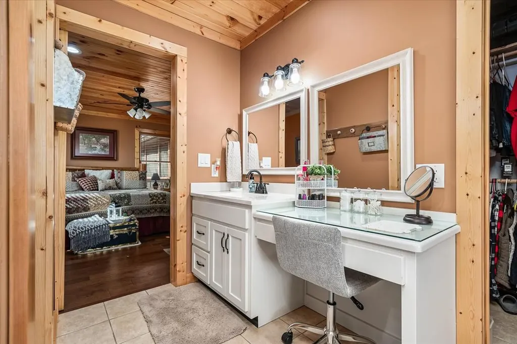 253 Hiawassee Lane Celina TN 38551