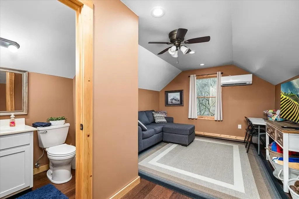 253 Hiawassee Lane Celina TN 38551