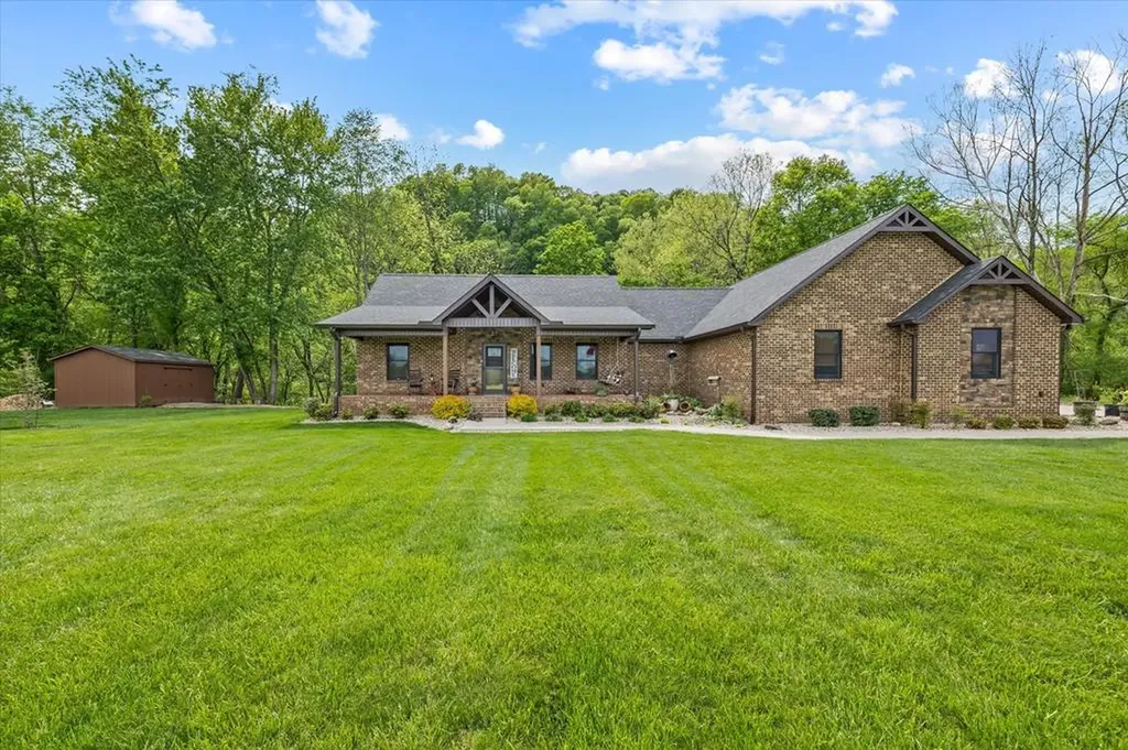 253 Hiawassee Lane Celina TN 38551