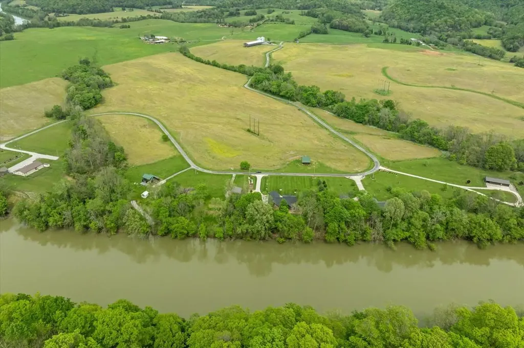 253 Hiawassee Lane Celina TN 38551