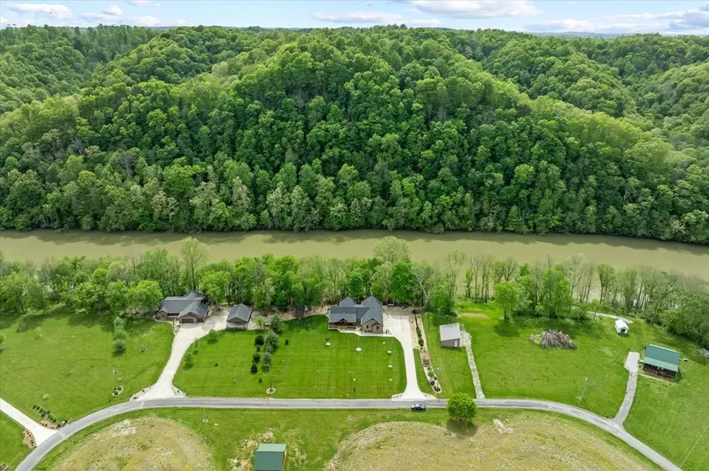 253 Hiawassee Lane Celina TN 38551