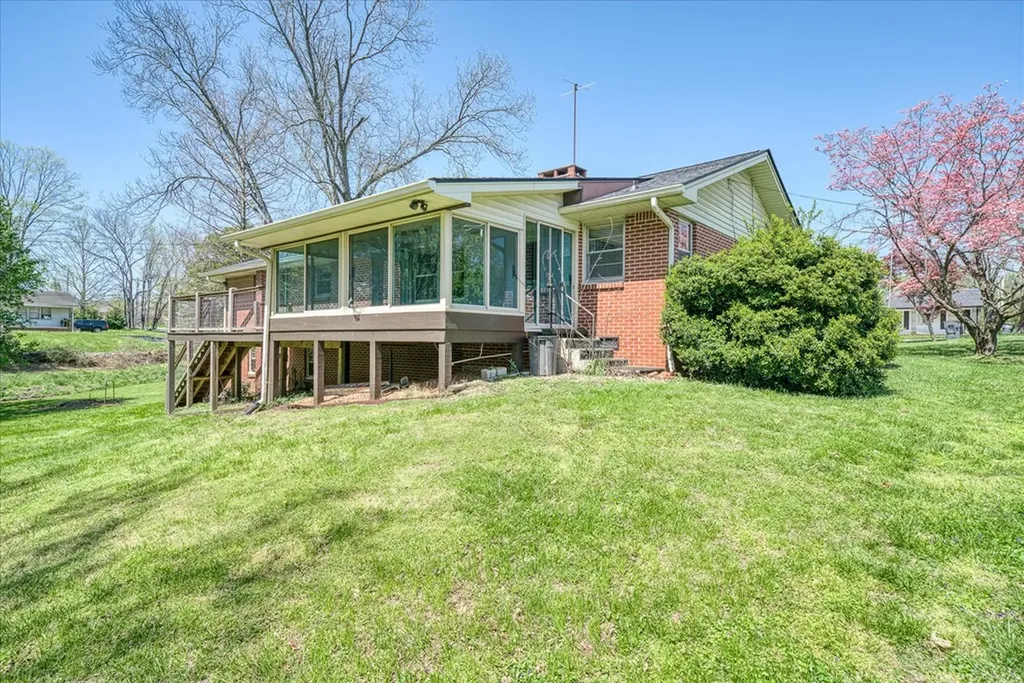 515 E 4th Street Cookeville TN 38501