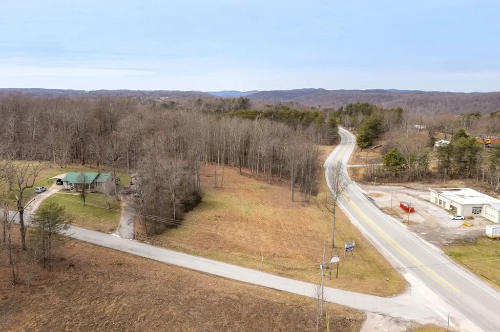 1101 Bee Rock Monterey TN 38574