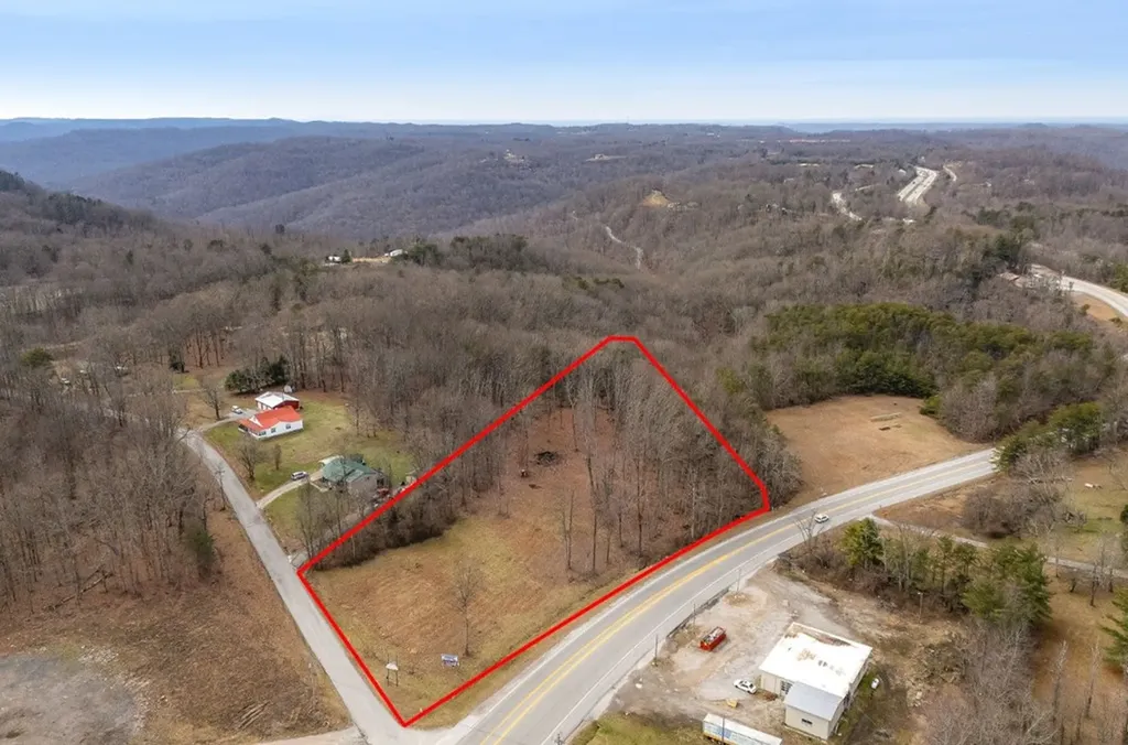 1101 Bee Rock Monterey TN 38574