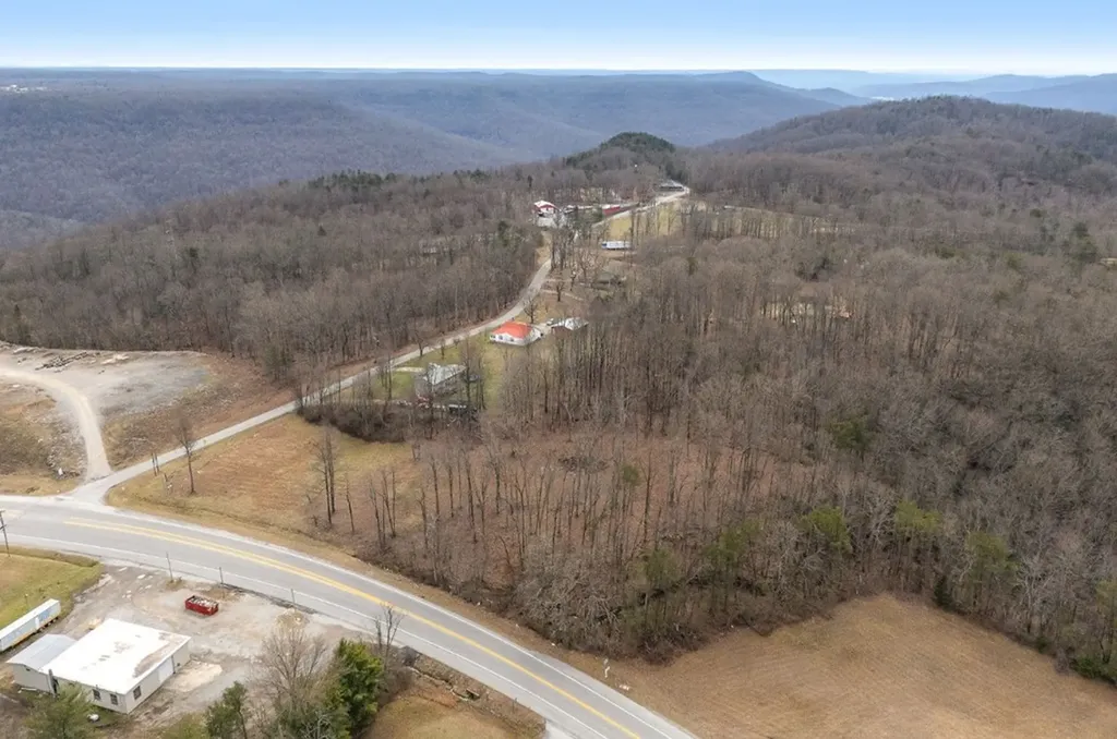 1101 Bee Rock Monterey TN 38574