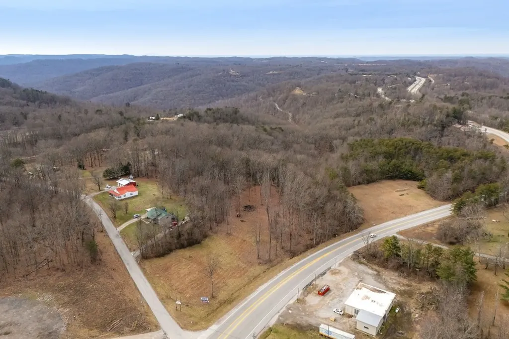 1101 Bee Rock Monterey TN 38574