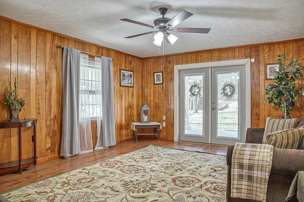 118 Effie Allen Lane Hilham TN 38568