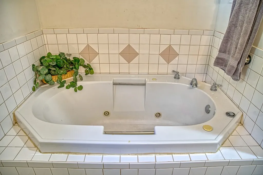 118 Effie Allen Lane Hilham TN 38568