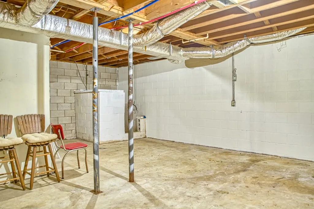 118 Effie Allen Lane Hilham TN 38568