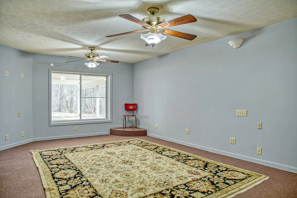 118 Effie Allen Lane Hilham TN 38568