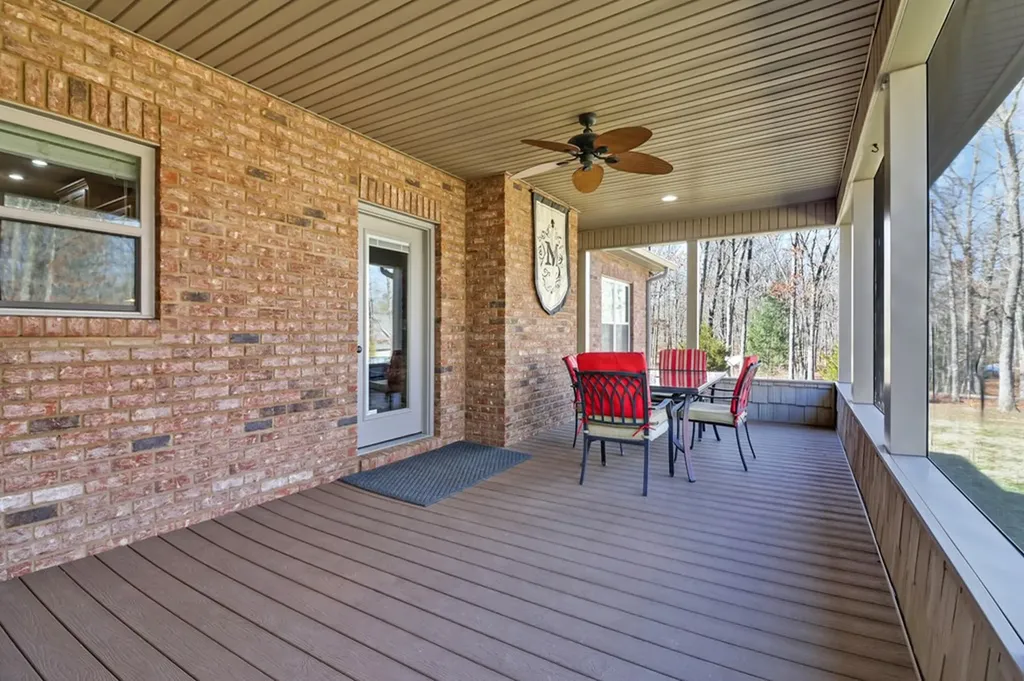 599 Red Brush Drive Crossville TN 38555