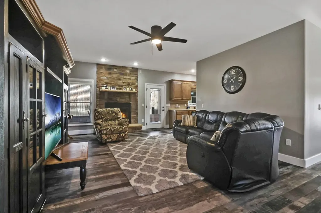 599 Red Brush Drive Crossville TN 38555