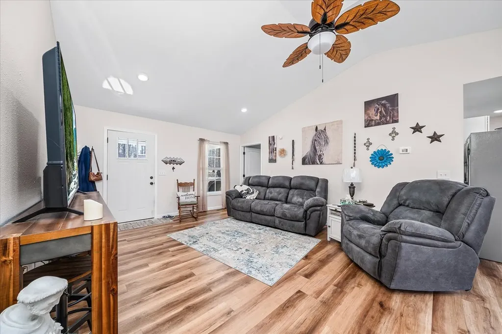 584 Trimmer Lane Jamestown TN 38556